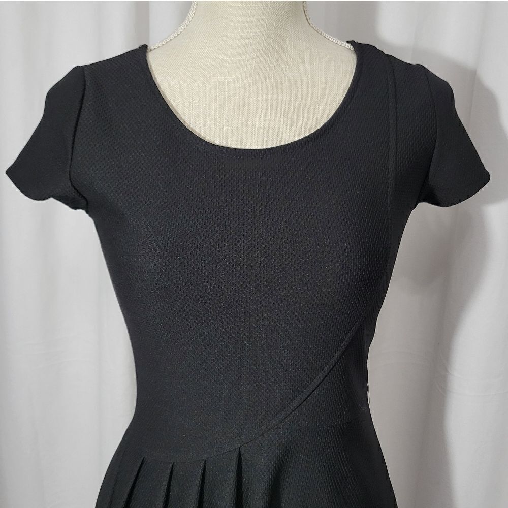 Lovely day black fit and flare dress - Picture 4 of 10